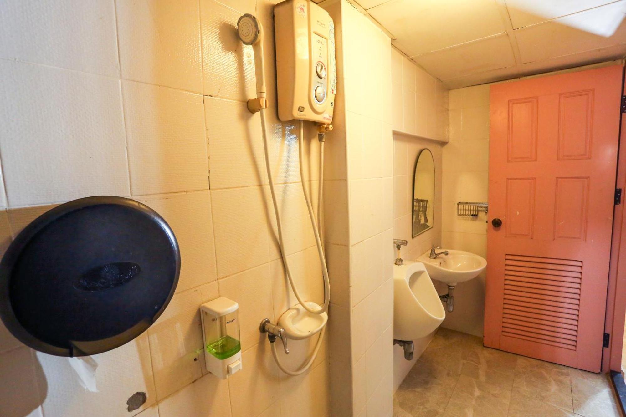 Pjr Chateau Bangkok Bagian luar foto