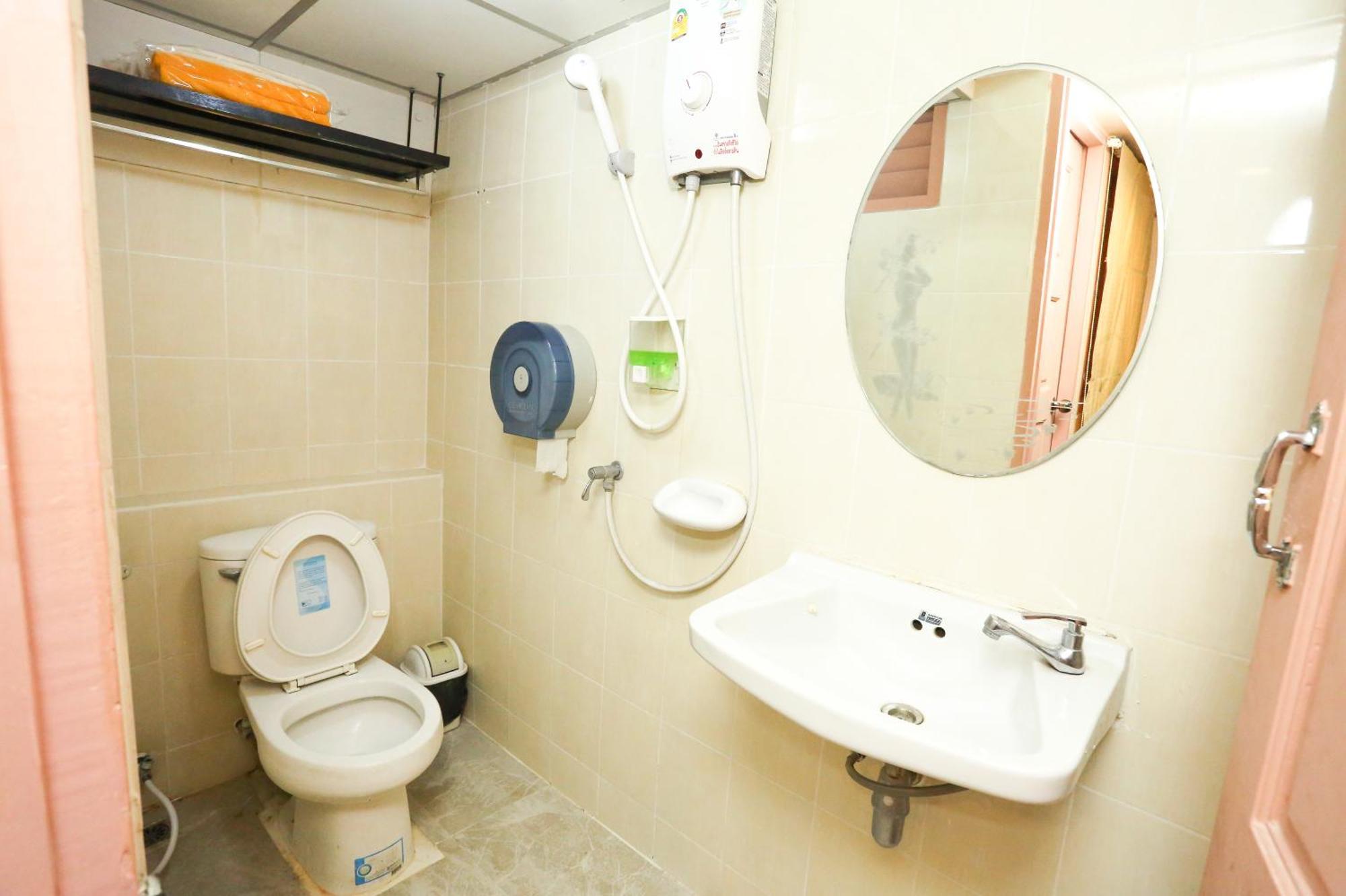 Pjr Chateau Bangkok Bagian luar foto