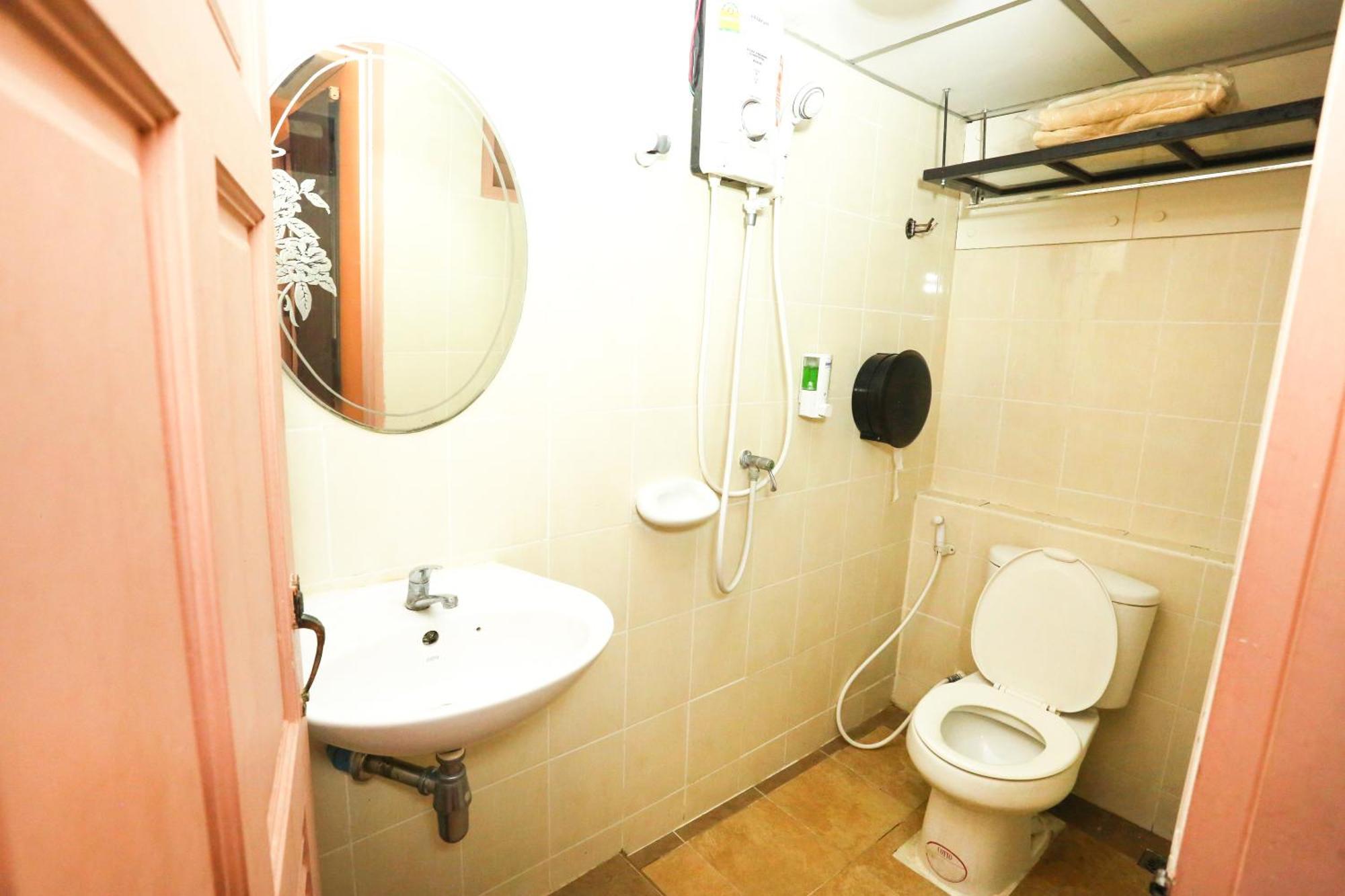 Pjr Chateau Bangkok Bagian luar foto